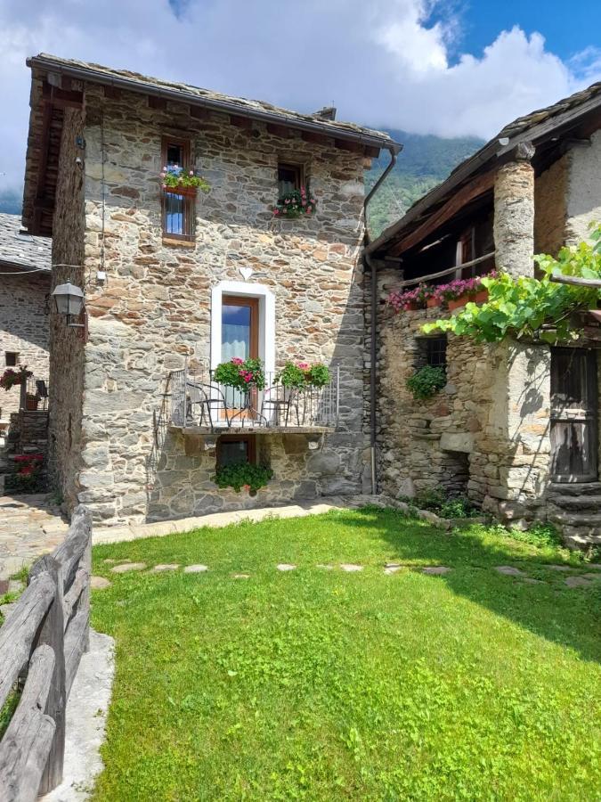 Bed & Breakfast La Crotta Pont-Saint-Martin Exterior photo