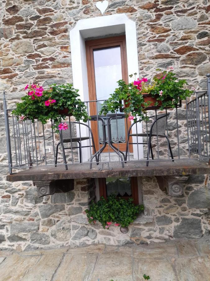 Bed & Breakfast La Crotta Pont-Saint-Martin Exterior photo