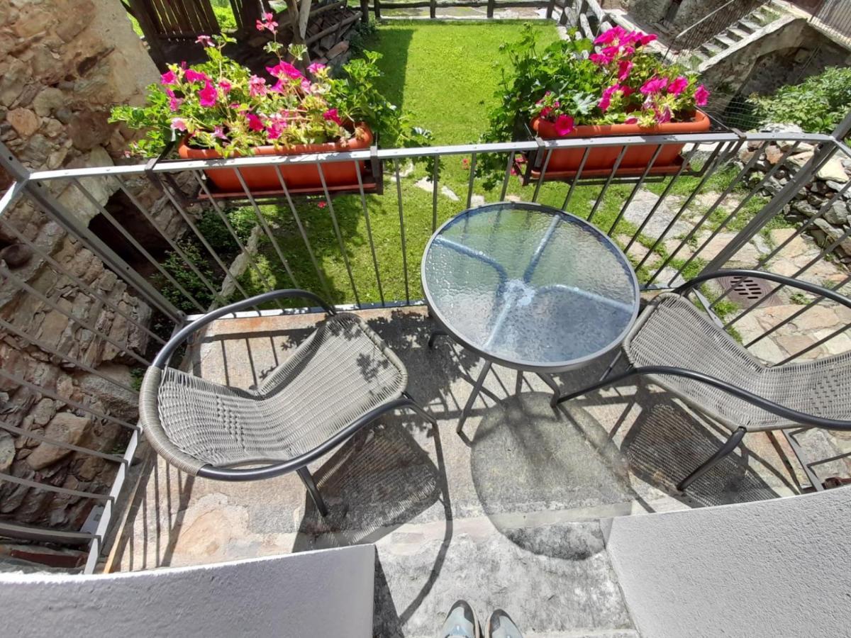 Bed & Breakfast La Crotta Pont-Saint-Martin Exterior photo